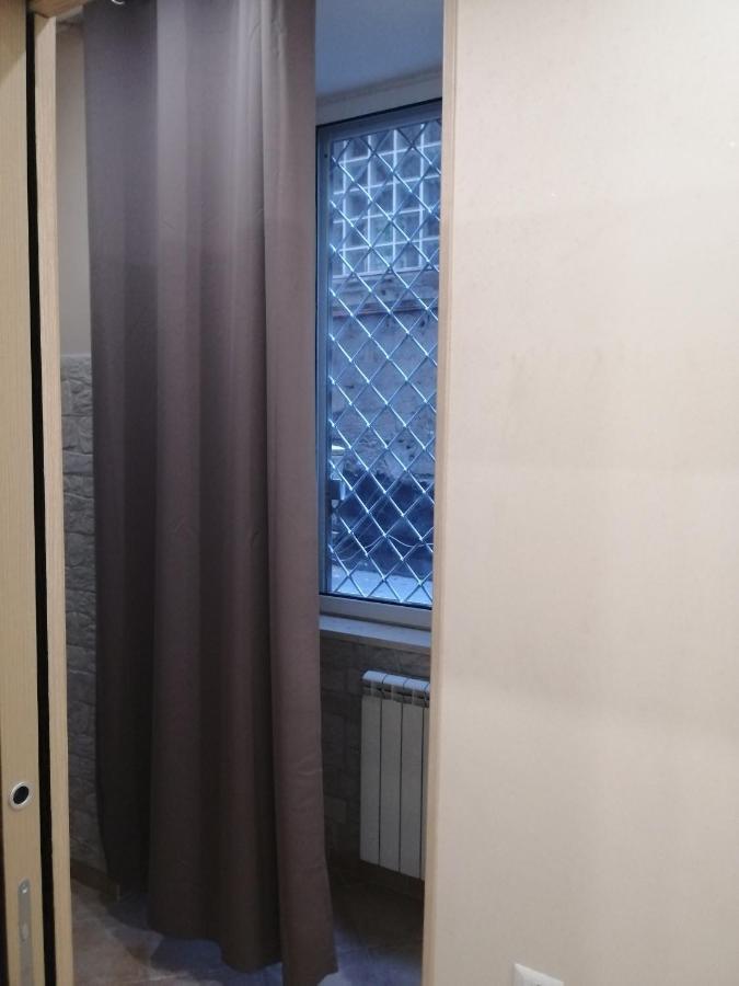 Ad Un Passo Dal Duomo "2" Apartment Naples Luaran gambar