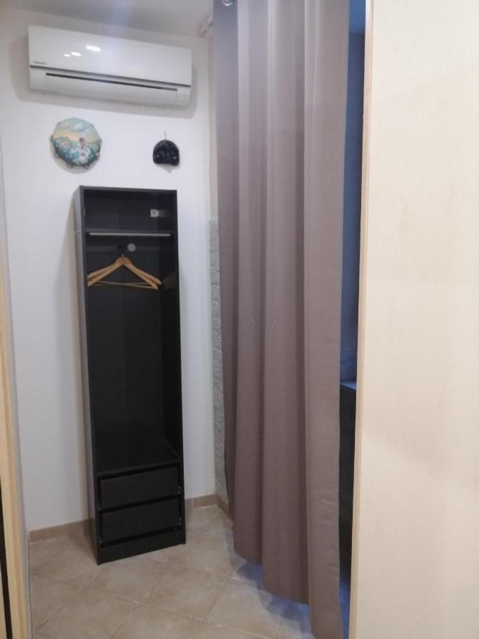 Ad Un Passo Dal Duomo "2" Apartment Naples Luaran gambar