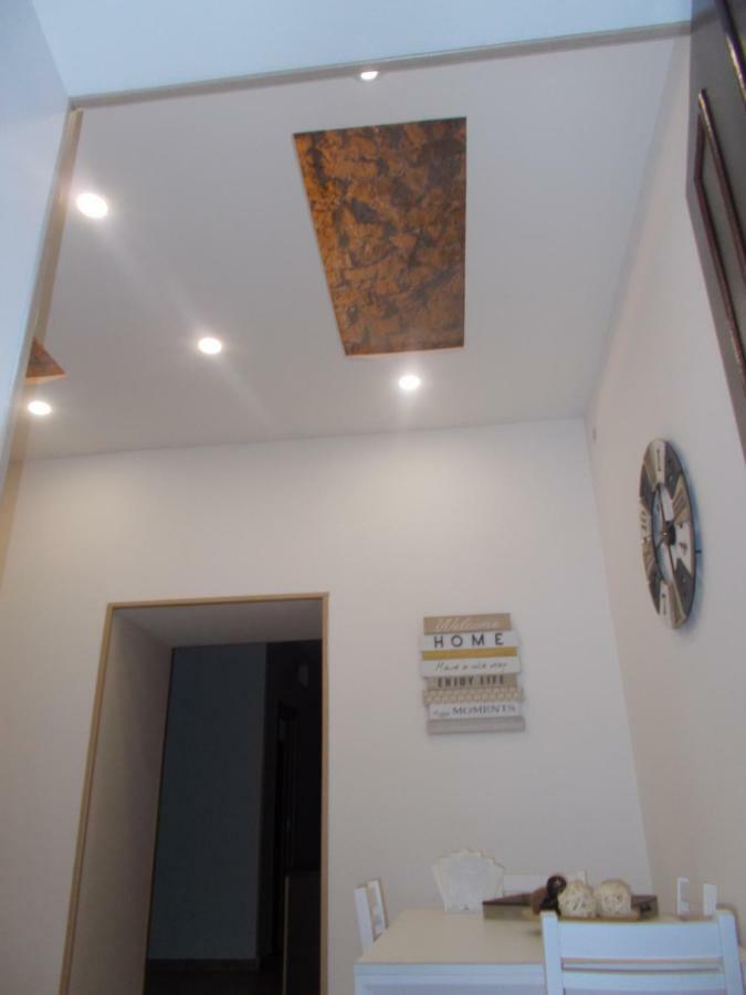 Ad Un Passo Dal Duomo "2" Apartment Naples Luaran gambar